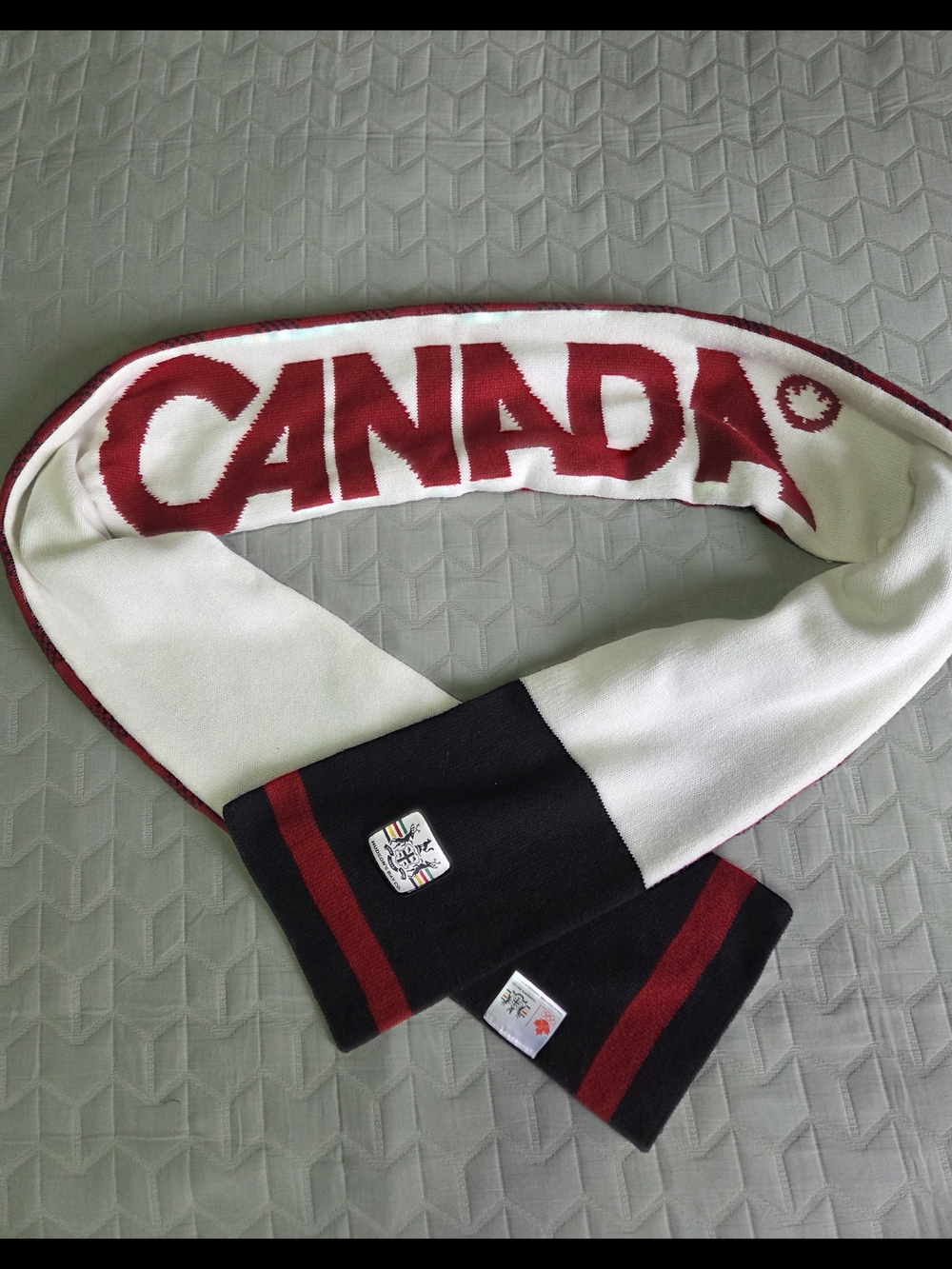 Hudson’s Bay Team Canada Olympic Scarf Red Black Buffalo Plaid Wool Knit - Picture 7 of 8